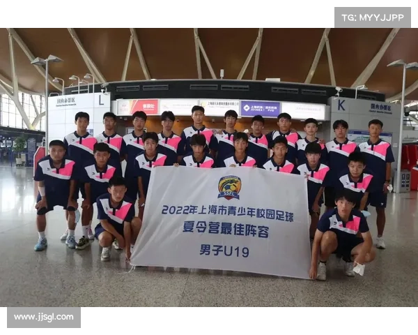 板球重返奥运引发校园热潮 上海超万青少年积极参与训练推进普及 板球重返奥运引发校园热潮 上海超万青少年积极参与训练推进普及
